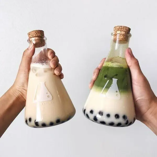 รูปภาพหน้าปกบทความ:รวม 5 สูตร 'ชานมไข่มุก' ฉบับโฮมเมดแสนอร่อย หอมหวานชื่นใจ ที่สาวรักความหวานห้ามพลาด 😋
