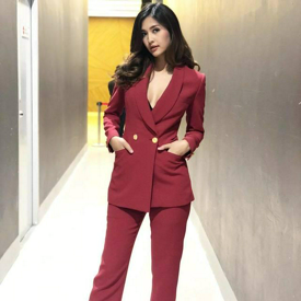 รูปภาพหน้าปกบทความ:สวยสมาร์ท อัปเดต! 20 ลุคสุดชิค สวยมีสไตล์ ด้วย "แฟชั่นสูท" ตามสไตล์เหล่าดาราไทย!