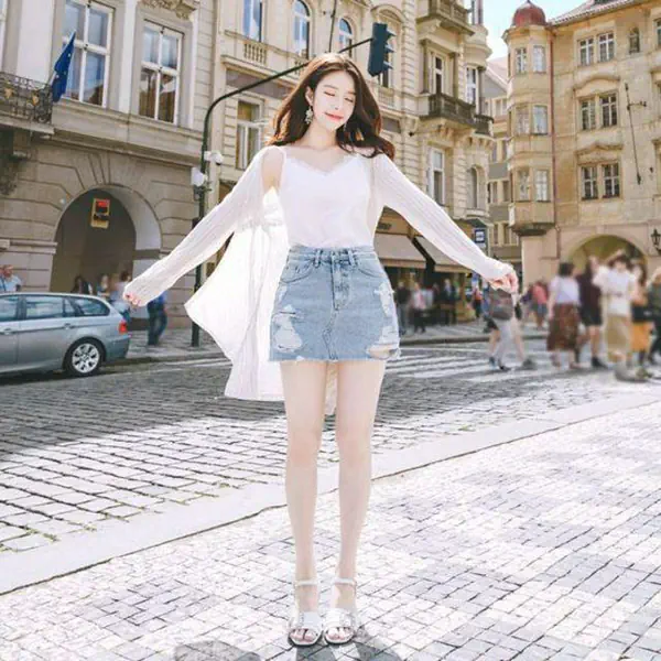 รูปภาพหน้าปกบทความ:น่ารัก แบบชิคๆ กับ ไอเดียแมทช์ 'เสื้อคลุมสีขาว' จัดได้ทั้งลุคหวาน และลุคเท่