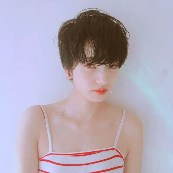 รูปภาพหน้าปกบทความ:หน้าแบบนี้ สั้นเบอร์ไหน ? แนะวิธีเลือก #ทรงผมสั้น เข้ากับรูปหน้า หมดปัญหาตัดแล้วเป็นหนูหิ่น