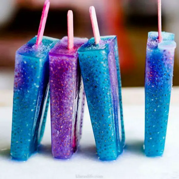 รูปภาพหน้าปกบทความ:สวยน่ากิน สีสันสุดฟรุ้งฟริ้ง ไอเดีย 'ขนมเครื่องดื่มในธีมสีฟ้า' จากอัญชัน สวยฟินมากๆ