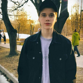 รูปภาพหน้าปกบทความ:ชวนส่อง เด็กหนุ่มชาวรัสเซีย ที่หน้าเหมือน 'จัสติน บีเบอร์' มากๆ จาก IG : nickirej