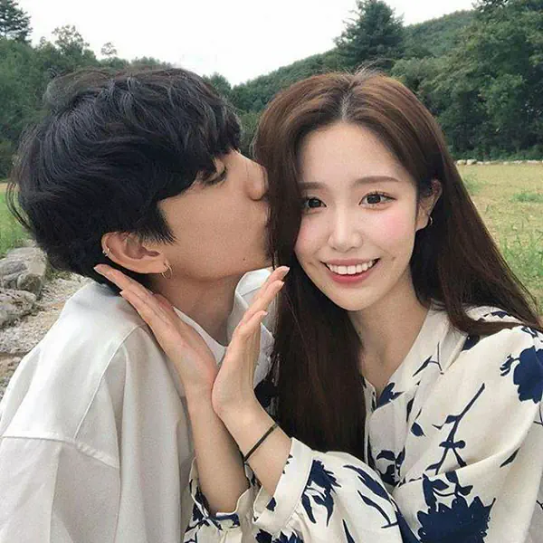 รูปภาพหน้าปกบทความ:รับรักดีมั้ย!? เช็กลิตส์ความรัก ผู้ชายอายุน้อยกว่ามาขอเป็นแฟน