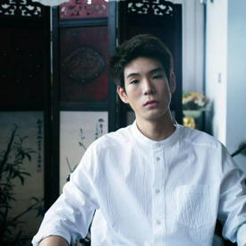 รูปภาพหน้าปกบทความ:ส่องแฟน! รวมแฟชั่นสุดเท่ของ หนุ่มตี๋สุดฮอต! "เจเจ - กฤษณภูมิ พิบูลสงคราม" จาก IG: jaylerr