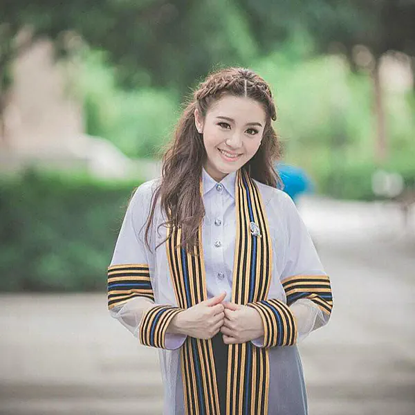 รูปภาพหน้าปกบทความ:ไม่ต้องจ้างให้เปลือง! รวมทรงผมรับปริญญาทำเองง่ายๆ ไม่ต้องพึ่งช่าง!