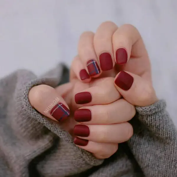 รูปภาพหน้าปกบทความ:สวยหรู ดูแพง! 20 ไอเดียเล็บ 'สีไวน์แดง' เพิ่มลุคแซ่บ แถมทำให้มือดูขาว ตามสไตล์สาวเกาหลี!