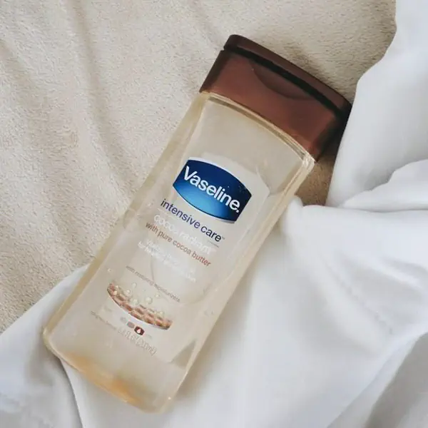 รูปภาพหน้าปกบทความ:รีวิว Vaseline intensive care cocoa radiant gel oil ตัวช่วยผิวฉ่ำ ที่กำลังดังมาก