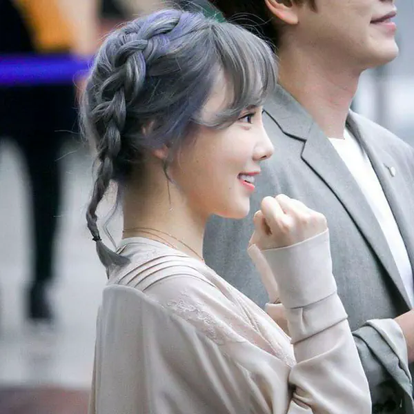 รูปภาพหน้าปกบทความ:มัธยมอีกครั้ง! ส่อง 25 ไอเดีย 'ถักเปียผมสั้นง่ายๆ' ได้ลุคใสๆ น่ารัก ดูเด็กลงจริงจัง