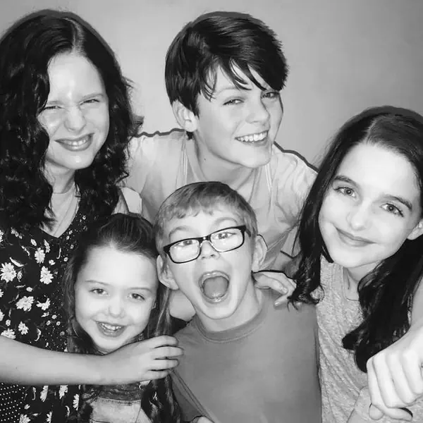 รูปภาพหน้าปกบทความ:ส่องความน่ารักของเด็กๆ ทั้ง 5 จากซีรีส์สุดหลอน 'The Haunting Of Hill House' ทาง #Netflix