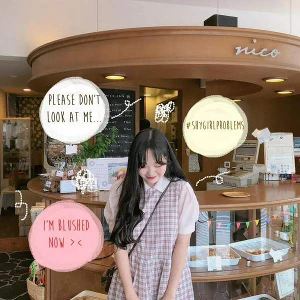รูปภาพหน้าปกบทความ:อย่าจ้องกันสิ เขิน! 12 สัญญาณบอกว่า เธอยังเป็น 'สาวขี้อาย' #ก็มันไม่กล้านี่นา >//<