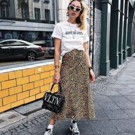 รูปภาพหน้าปกบทความ:Sexiest Casual look ฮอตเต็มขั้นกับการแมทช์ "กระโปรงลายเสือ" ให้ได้ลุคสวยแบบ Everyday !