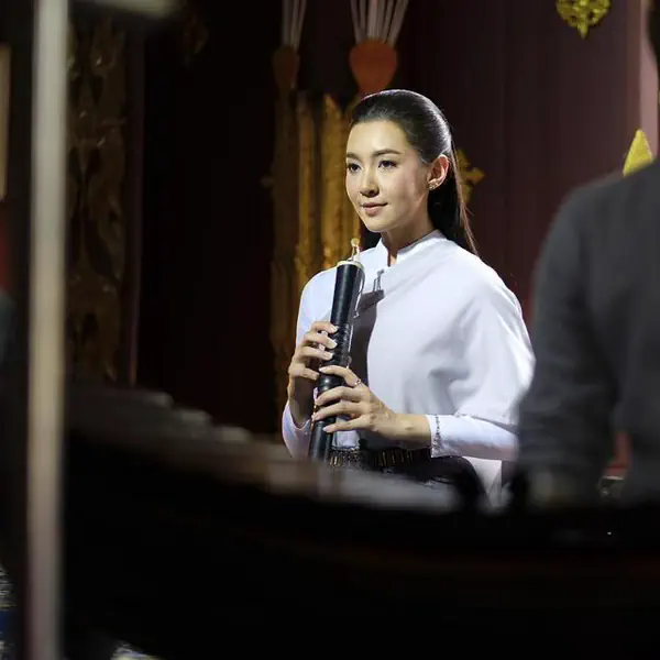 รูปภาพหน้าปกบทความ:เปิดลุคสวยในชุดไทยของ 'เบลล่า ราณี' จากละคร 6 เรื่อง 6 รส