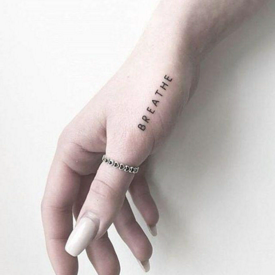 รูปภาพหน้าปกบทความ:รวมรอยสักสวยๆ กับ "คำ" ที่เต็มไปด้วยความหมายให้มีกำลังใจทุกทีที่มองเห็น