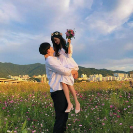 รูปภาพหน้าปกบทความ:ทำยังไงให้เขาอยากแต่งงานกับเรา เสน่ห์แบบไหน? ที่ผู้ชายต้องยอมแพ้ #อยากแต่งงาน