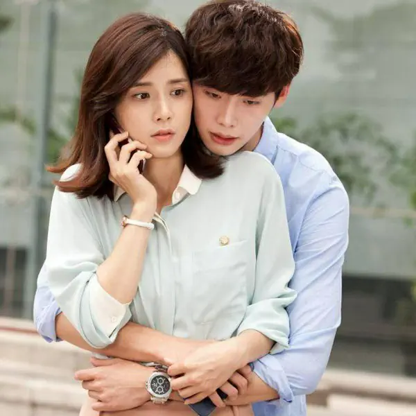 รูปภาพหน้าปกบทความ:9 เหตุผลที่บอกว่า "ทำไมเรายังคบคนที่ไม่ใช่"