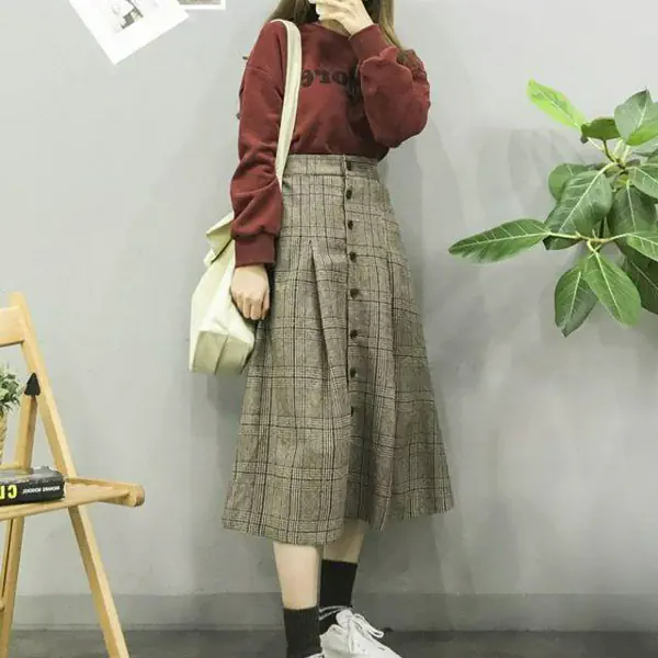 รูปภาพหน้าปกบทความ:แต่งเนิร์ดแต่ไม่โป๊ะ! กับ "เสื้อแขนยาว + กระโปรงยาว" หนาวนี้จัดลุคให้อบอุ่น