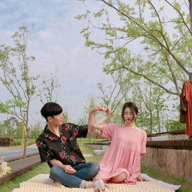 รูปภาพหน้าปกบทความ:อ่อยได้แต่อย่าแรง ! 5 เทคนิคเล่นตัว ทำเหมือนไม่สนใจ แต่ทำให้หนุ่มๆ อยากเข้าใกล้เรามากขึ้น