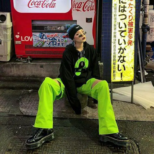 รูปภาพหน้าปกบทความ:เริ่ดสุดต้องเรา! กับเสื้อผ้าสุดจี๊ด 'ธีมสีเขียวนีออน' อยากอินเทรนด์ ✌ ต้องใส่ตาม