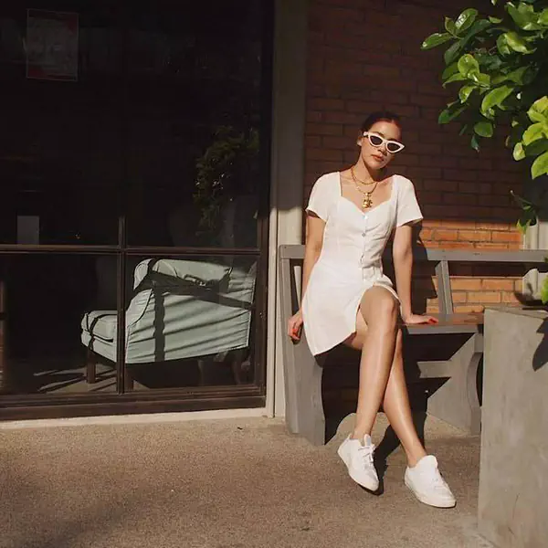 รูปภาพหน้าปกบทความ:รวมไอเดีย Chilling Look กับสาวคิมเบอร์ลี่ แต่งตัวสวยชิลล์ๆ แต่งตามได้ทุกวัน