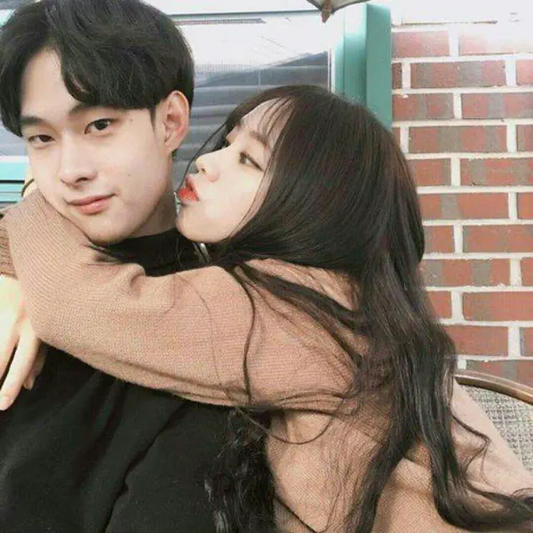 รูปภาพหน้าปกบทความ:ก็รักแหละ แต่ยังงอน! แจกวิธี 'ง้อแฟน' ฉบับสาวขี้เก๊ก #หนุ่มๆ จับไม่ได้ชัวร์