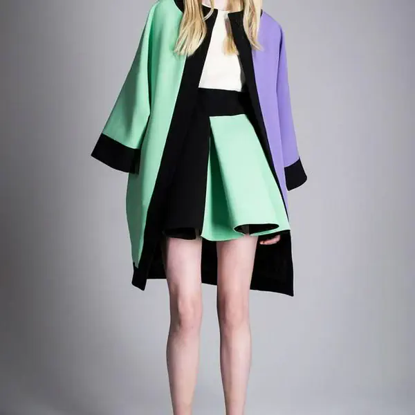 รูปภาพหน้าปกบทความ:100 สไตล์แฟชั่นการแต่งตัวเทรนด์สีตัด "Color Blocking"