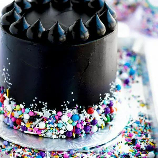 รูปภาพหน้าปกบทความ:ยิ่งดำยิ่งเก๋! กับ 20 เค้กอร่อย 'เน้นสีดำ' ให้เสน่ห์สวยๆ จากสีดำ ชวนหลงใหลมากขึ้น!