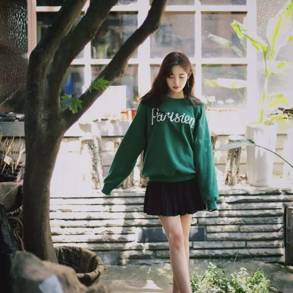 รูปภาพหน้าปกบทความ:Feminine Look! ไอเดียแฟชั่นแนว 'ผู้หญิ๊งผู้หญิง' ในสไตล์เรียบหรูดูแพง So Classy สุดๆ
