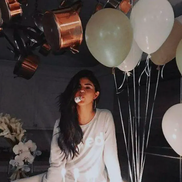 รูปภาพหน้าปกบทความ:รวมแคปชั่นแก๋ๆ ที่เซฟเก็บไว้ HBD ตัวเอง ลงแล้วดูสวยและฉลาดเวอร์