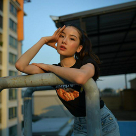 รูปภาพหน้าปกบทความ:ส่องแฟชั่นจาก IG : cookarachapants ยูทูปเบอร์สาวจากคาซัคสถาน สวย แต่งตามได้ง่ายๆ