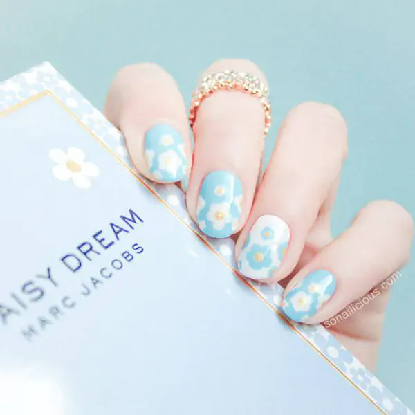 รูปภาพหน้าปกบทความ:ไอเดียสีทาเล็บ โทนสีฟ้า สวยเก๋สำหรับสาวหวาน