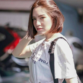 รูปภาพหน้าปกบทความ:ส่องลุค แบบทรงผม ของนางเอกผมสั้น "จ๊ะ จิตตาภา" ที่ควรค่ากับการหั่นสั้น รับซัมเมอร์นี้!
