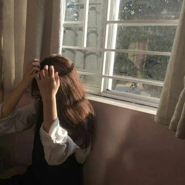 รูปภาพหน้าปกบทความ:น้ำตาไหลปรี๊ด! รวม 35 แคปชั่นอกหัก เจ็บจัง ๆ พังแต่ยังไม่ไปไหน! #ก็ยังรักเขาอยู่