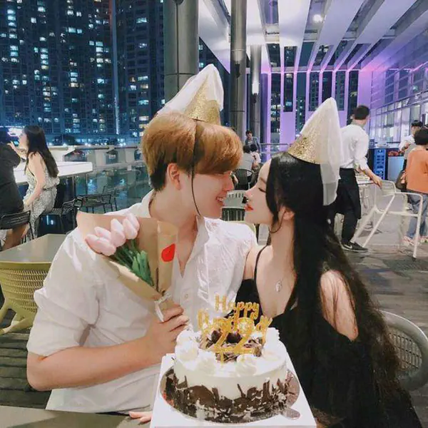 รูปภาพหน้าปกบทความ:มาเติมความหวานกับ '13 เทศกาลแห่งความรัก' ของเหล่าวัยรุ่นเกาหลี 💕 สุดสวีทแบบน้ำตาลพุ่งปี๊ดไปเลยจ้า