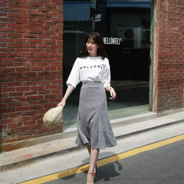 รูปภาพหน้าปกบทความ:สูง 170+++ ไปเลยจ้า! ส่องเคล็ดลับ 'การแต่งตัว' สำหรับสาวตัวเล็ก พรางตาให้ดูสูง ผอมเพรียวขึ้น
