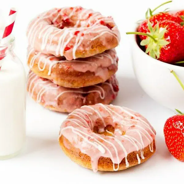 รูปภาพหน้าปกบทความ:สูตรโดนัทสตรอว์เบอร์รี่ฉบับเฮลตี้ ( กว่าเดิม ) 🍓 กินได้บ่อย อร่อยไม่เคยเบื่อ #อ้วนขึ้นแค่นิดเดียวเอง 😍👌
