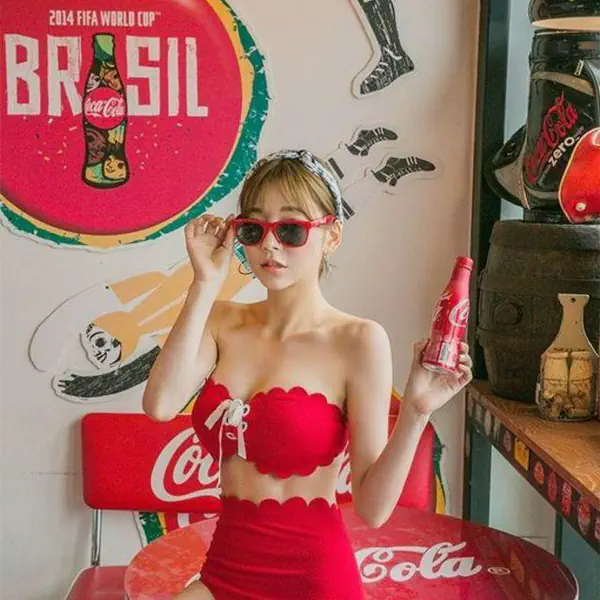 รูปภาพหน้าปกบทความ:#เซ็กซี่แต่ไม่โป๊ กับ 7 'ชุดว่ายน้ำสำหรับสาวอกใหญ่' !! เดินสวยๆ แซวหนุ่มตามชายทะเล 🔥