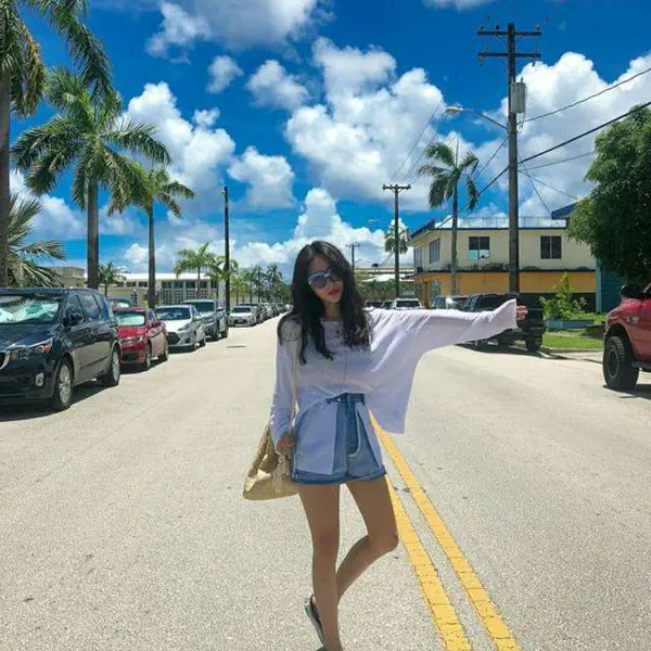 รูปภาพหน้าปกบทความ:Street Post ไปเที่ยวแบบเท่ๆ กับไอเดีย "โพสท่ากับถนน" ให้ได้ลุคชิคเท่ เรียกยอดไลก์รัวๆ