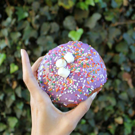 รูปภาพหน้าปกบทความ:10 รสชาติโดนัท ที่อร่อยจนวางไม่ลง!!