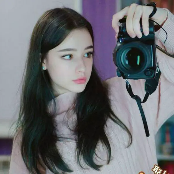 รูปภาพหน้าปกบทความ:20 ไอเดีย 'โพสท่าถ่ายรูปลง IG' ให้สวยชิค พร้อมอัพลงโซเชียล ฉบับสาย ฝ. #เก๋เฟร่อ