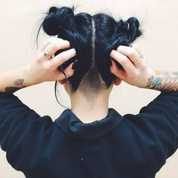 รูปภาพหน้าปกบทความ:25 แบบทรงผม "Hidden Undercut" ไถท้ายทอยเท่ๆ สำหรับผู้หญิง