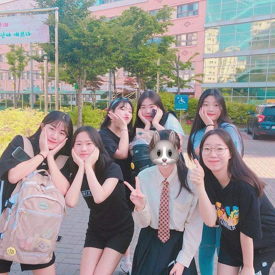 รูปภาพหน้าปกบทความ:ฉันรู้ว่าควรทำตัวยังไง แชร์ 7 วิธีฉลาดๆ ทำยังไง ถ้าต้องอยู่กับเพื่อนที่เราไม่ชอบหน้า