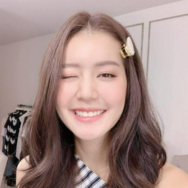 รูปภาพหน้าปกบทความ:ฟาดปั๊วะ ลุคแต่งหน้าของอาเดียว หรือ 'โบว์ เมลดา' แต่งยังไงให้อาจังเอ๋ยหลงรัก #มนตร์กาลบันดาลรัก