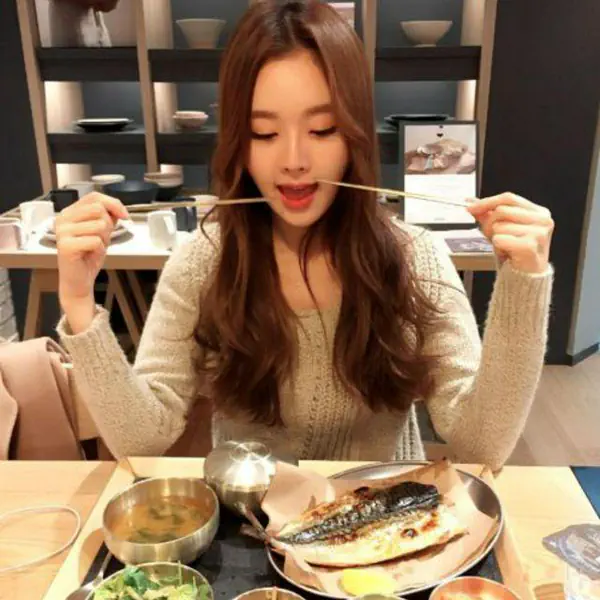 รูปภาพหน้าปกบทความ:บ้าบอที่สุด อยากผอมแต่กินเยอะ ทำไง? รวม 7 วิธี ลดความอ้วนแบบไม่ต้องอด ผอมด้วยอิ่มด้วย