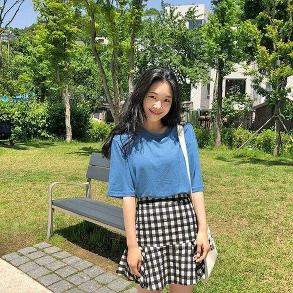 รูปภาพหน้าปกบทความ:เติมหวานหน่อยวัยรุ่น! ไอเดียแมทช์ "เสื้อยืด-กระโปรงสั้น" แต่งลุคน่ารัก สดใสในวันหยุดสุดสัปดาห์