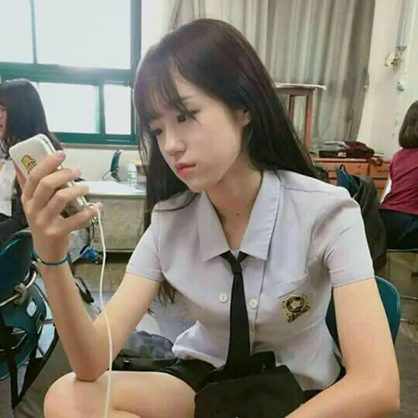 รูปภาพหน้าปกบทความ:#เปล่าอ่อยเขามาเอง! รวมทริคเด็ด!! ที่จะให้ผู้ "ทักแชท" มาก่อน ไม่เสียความเป็นกุลสตรี 💋