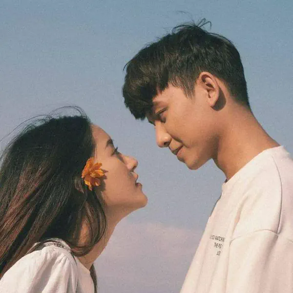 รูปภาพหน้าปกบทความ:Romantic moment รวมแคปชั่น 'หวาน' ไว้บอกรักแฟนผ่านตัวอักษร #หวานขนาดนี้น้ำตาลไม่ต้อง