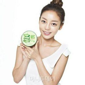 รูปภาพหน้าปกบทความ:4 ครีมเจลบำรุงผิวหน้า จากเกาหลี ที่สาวๆ โต๊ะเครื่องแป้ง Pantip แนะนำ