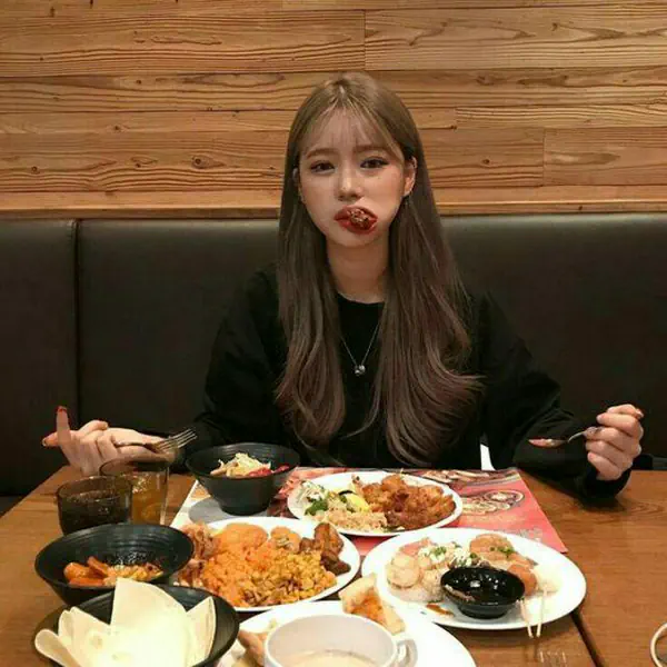 รูปภาพหน้าปกบทความ:9 อาหารที่ควรเลี่ยง ทานแล้วเสี่ยง "ท้องผูก" 🍜 อยากสุขกาย สบายท้อง ลองลดอาหารเหล่านี้