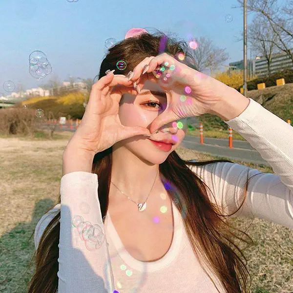 รูปภาพหน้าปกบทความ:เหงาๆ อยู่บ้าน คนโสดเบื่ออะ แจก 40 แคปชั่นอ่อยน่ารักๆ หยอดเบาๆ ผู้อ่านแล้วใจสั่น!