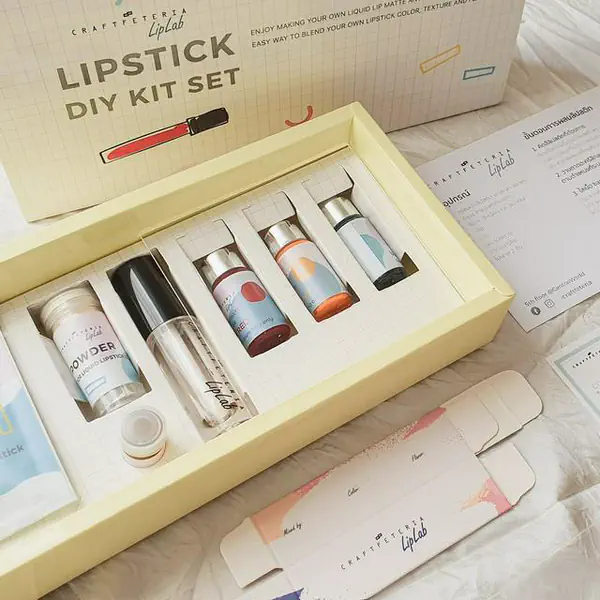 รูปภาพหน้าปกบทความ:HOW TO ทำลิปสติก ด้วยตัวเอง DIY Lipstick Kit Set
